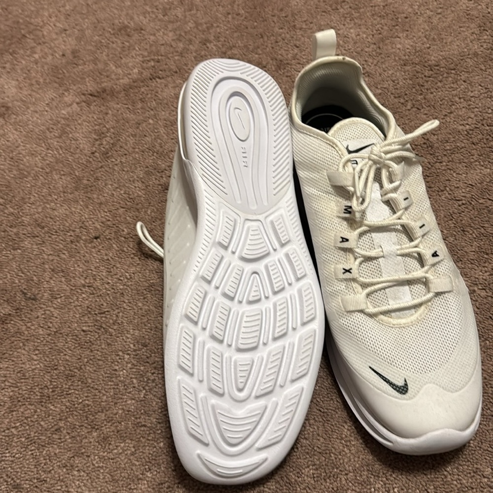 Nike Air Max - Picture 2 of 3